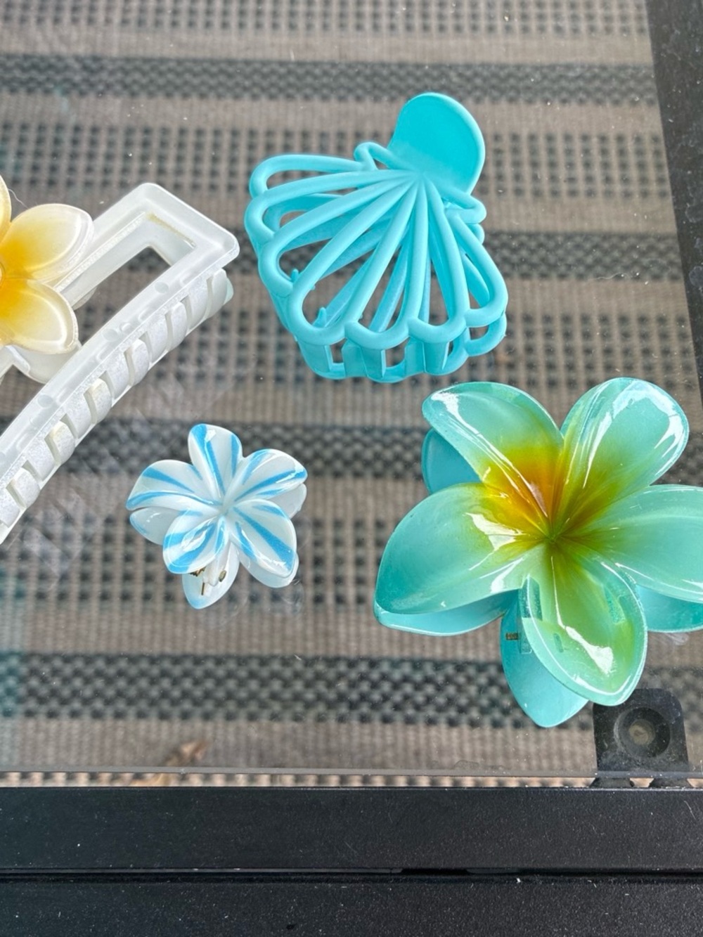Blue Floral Claw Hair Clips - Set of 4